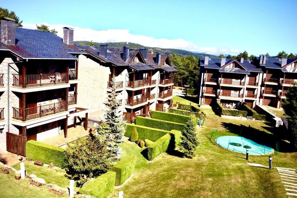 Atico Duplex A Pie De Pistas De Esqui Bed & Breakfast La Molina  Bagian luar foto