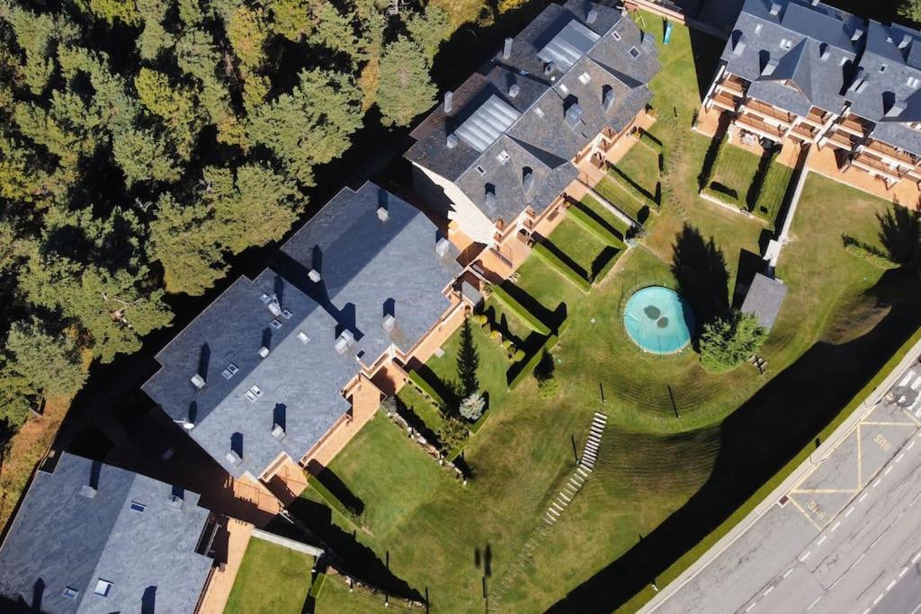 Atico Duplex A Pie De Pistas De Esqui Bed & Breakfast La Molina  Bagian luar foto