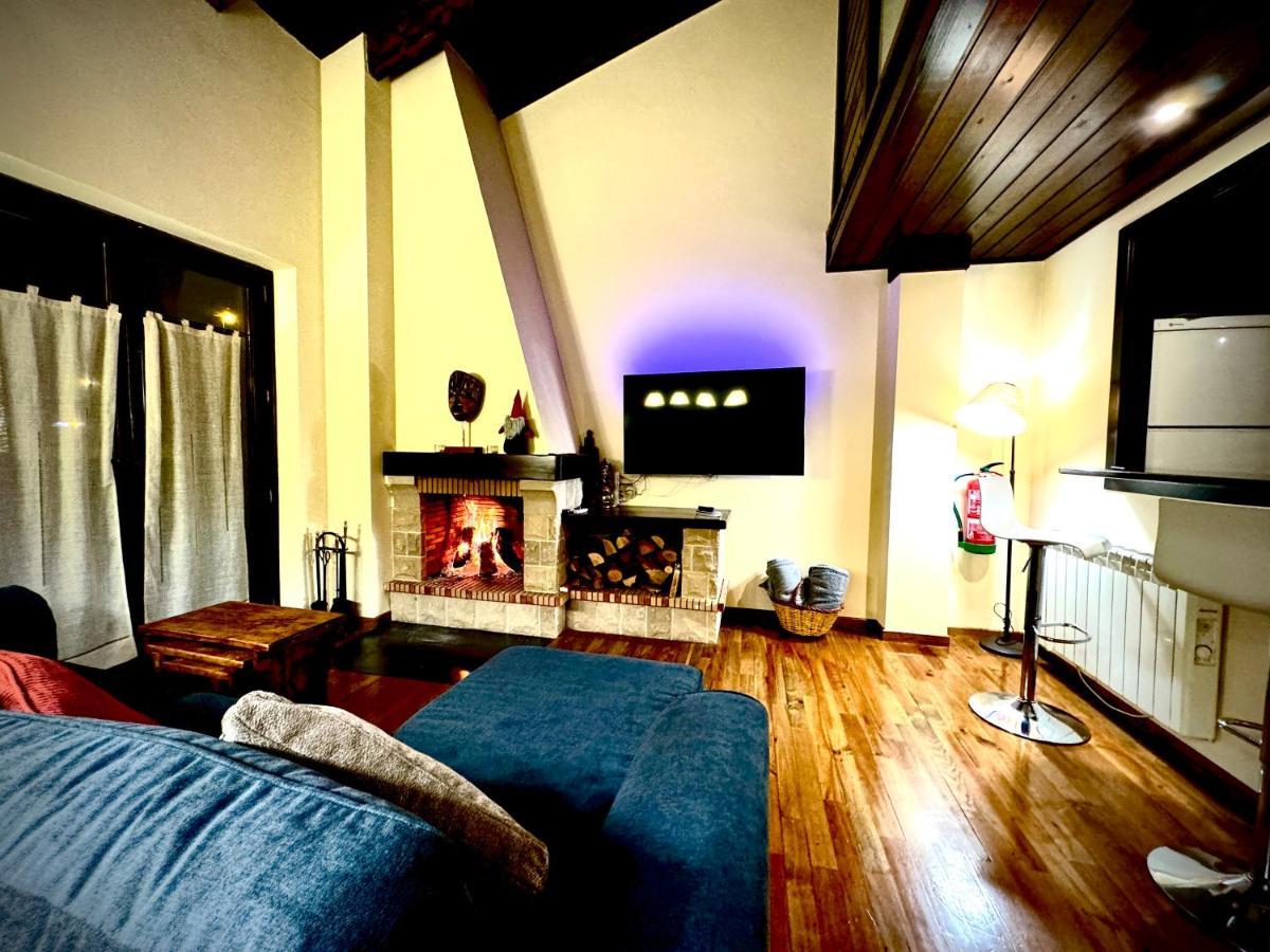 Atico Duplex A Pie De Pistas De Esqui Bed & Breakfast La Molina  Bagian luar foto