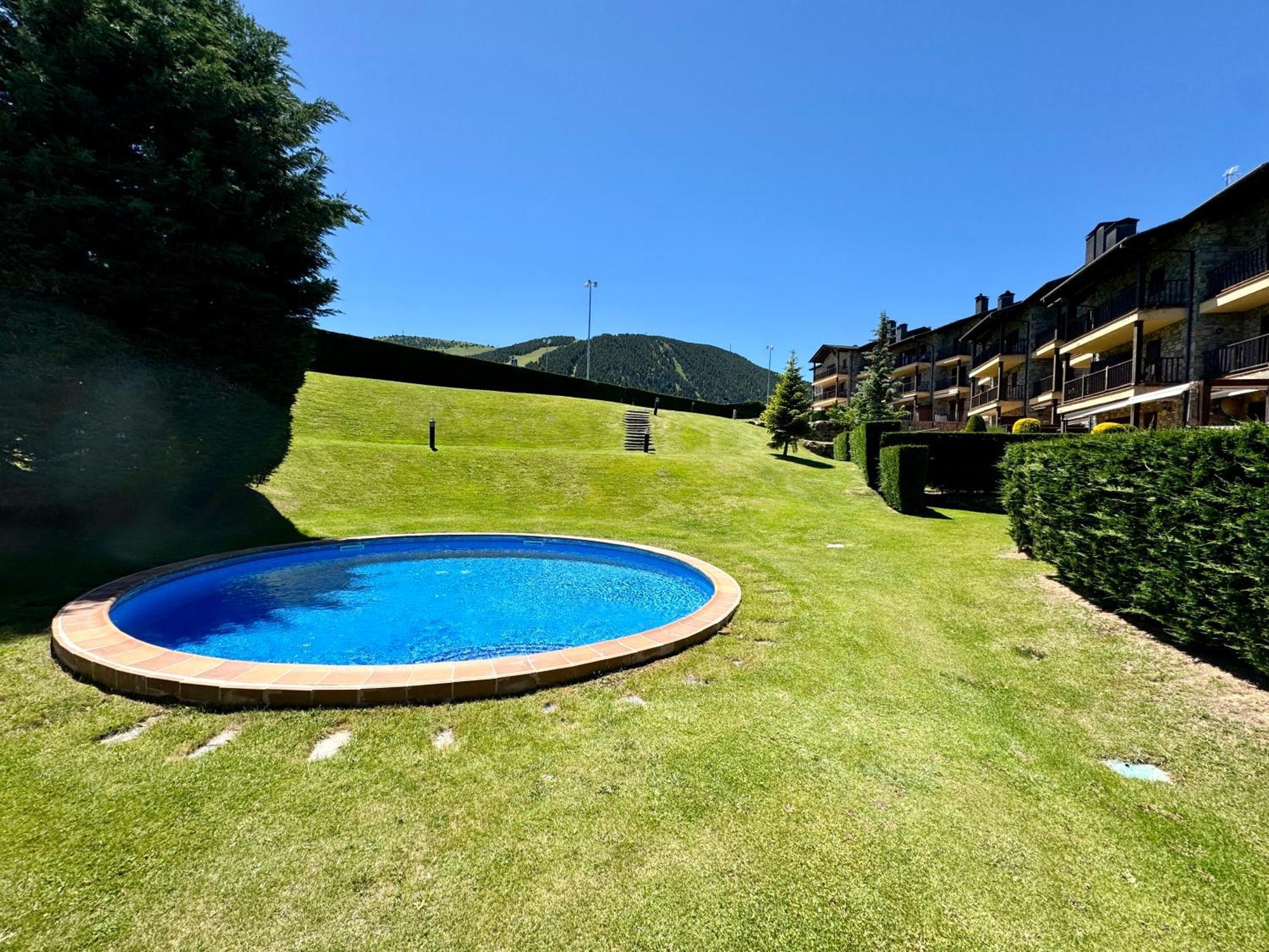 Atico Duplex A Pie De Pistas De Esqui Bed & Breakfast La Molina  Bagian luar foto